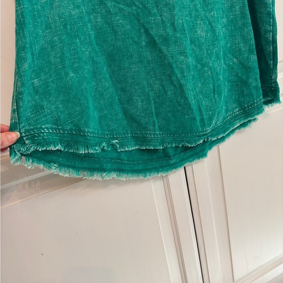 Zenana Green Sunwashed Tank Top with V-Neckline and Raw Edge Size XL - Picture 4 of 5